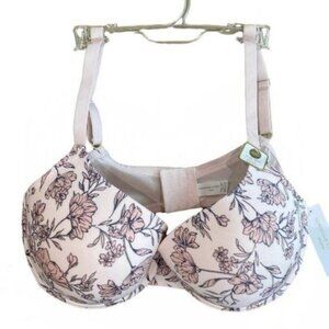 Brand new Adrienne Vittadini Studio bra is a size 42D